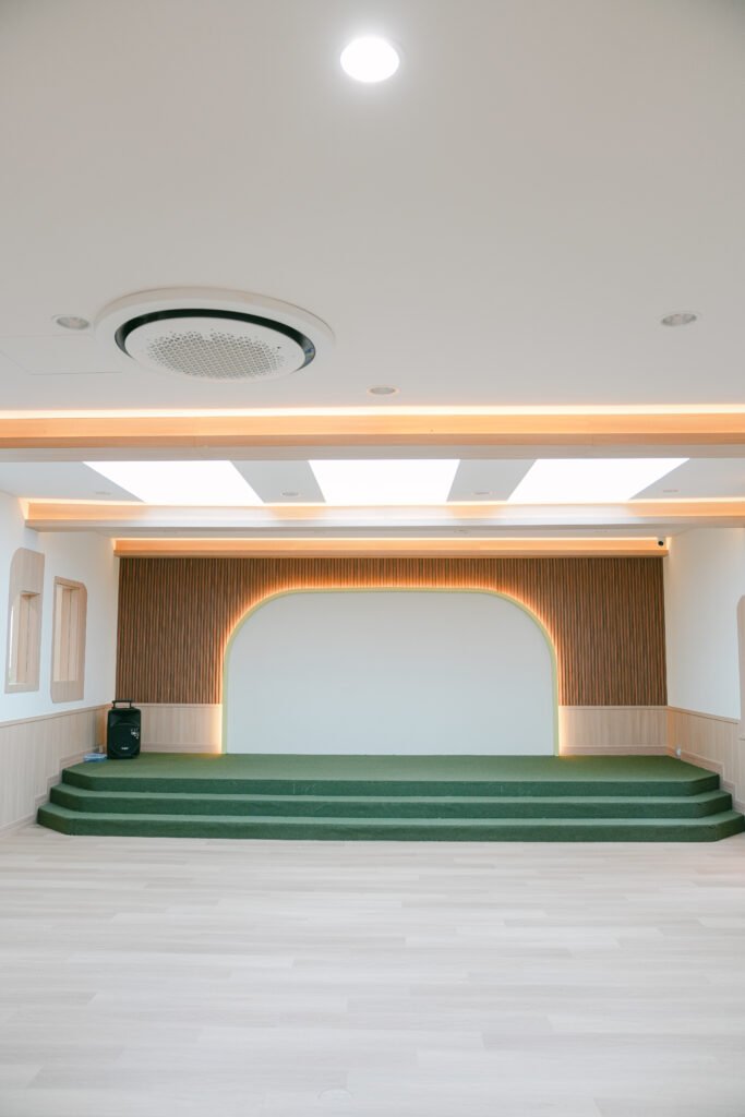 facilities lobby3